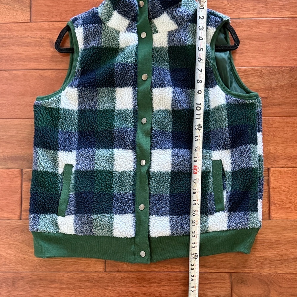 Umgee Plaid Sherpa Vest with Snap Buttons Size Large - Picture 7 of 7